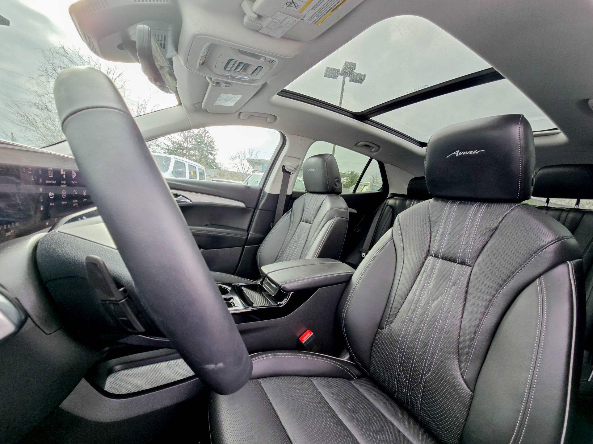 Used 2024 Buick Envision Avenir image 9