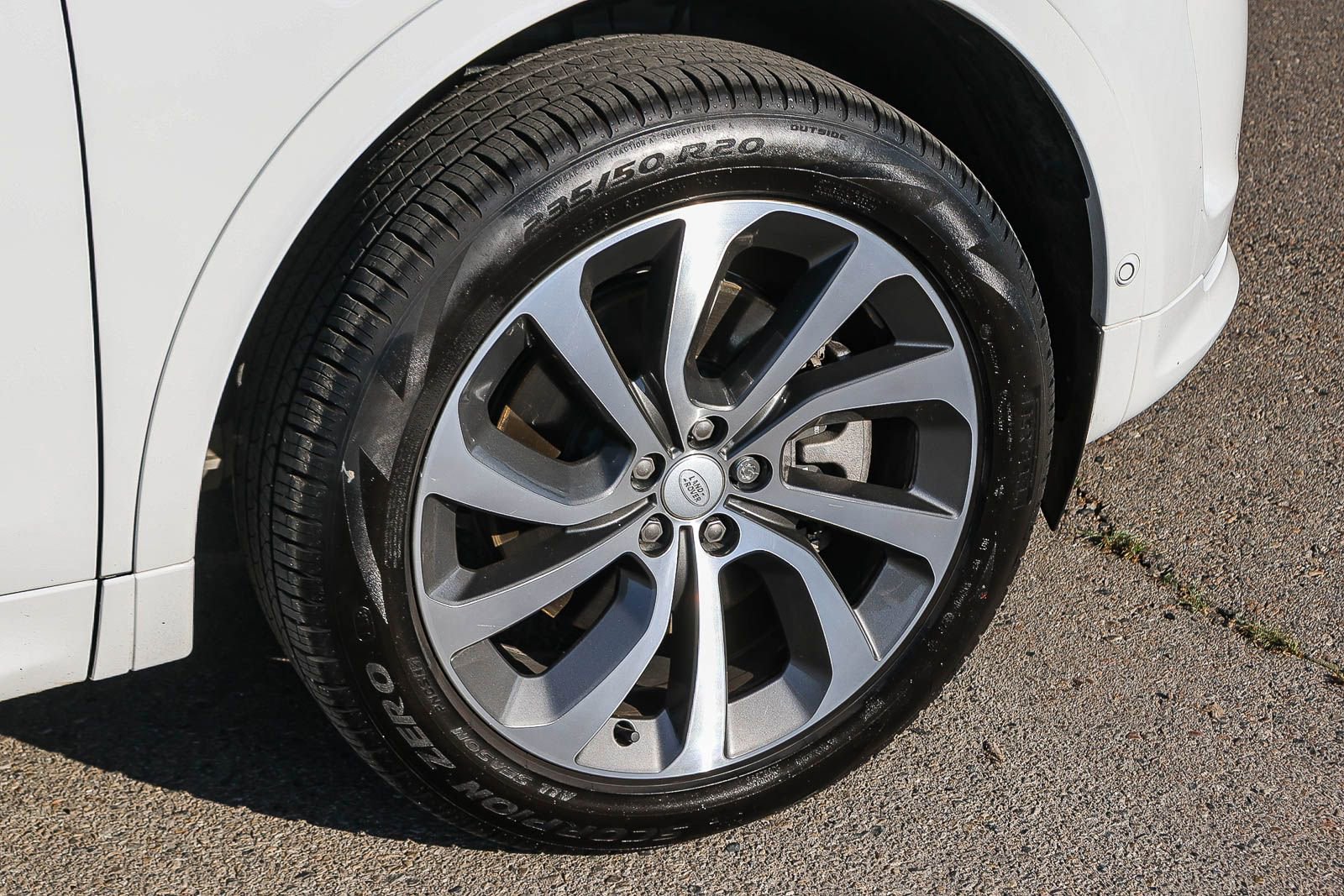 Used 2025 Land Rover Discovery Sport S image 14