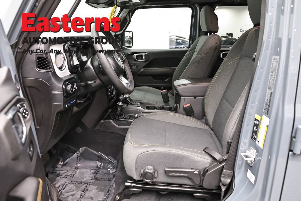 Used 2025 Jeep Wrangler Unlimited Sahara image 14