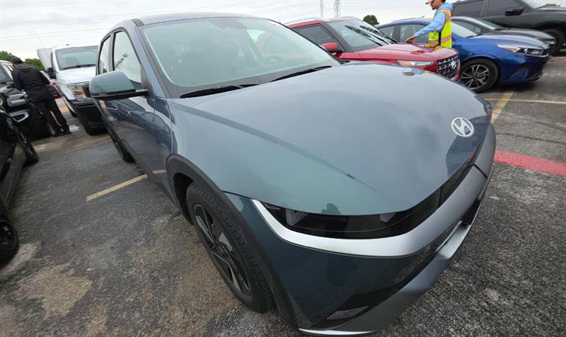 Used 2025 Hyundai Ioniq 5 SE RWD image 3