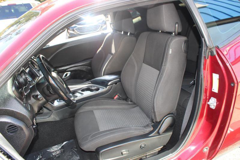 Used 2021 Dodge Challenger SXT w/ Driver Convenience Group image 11