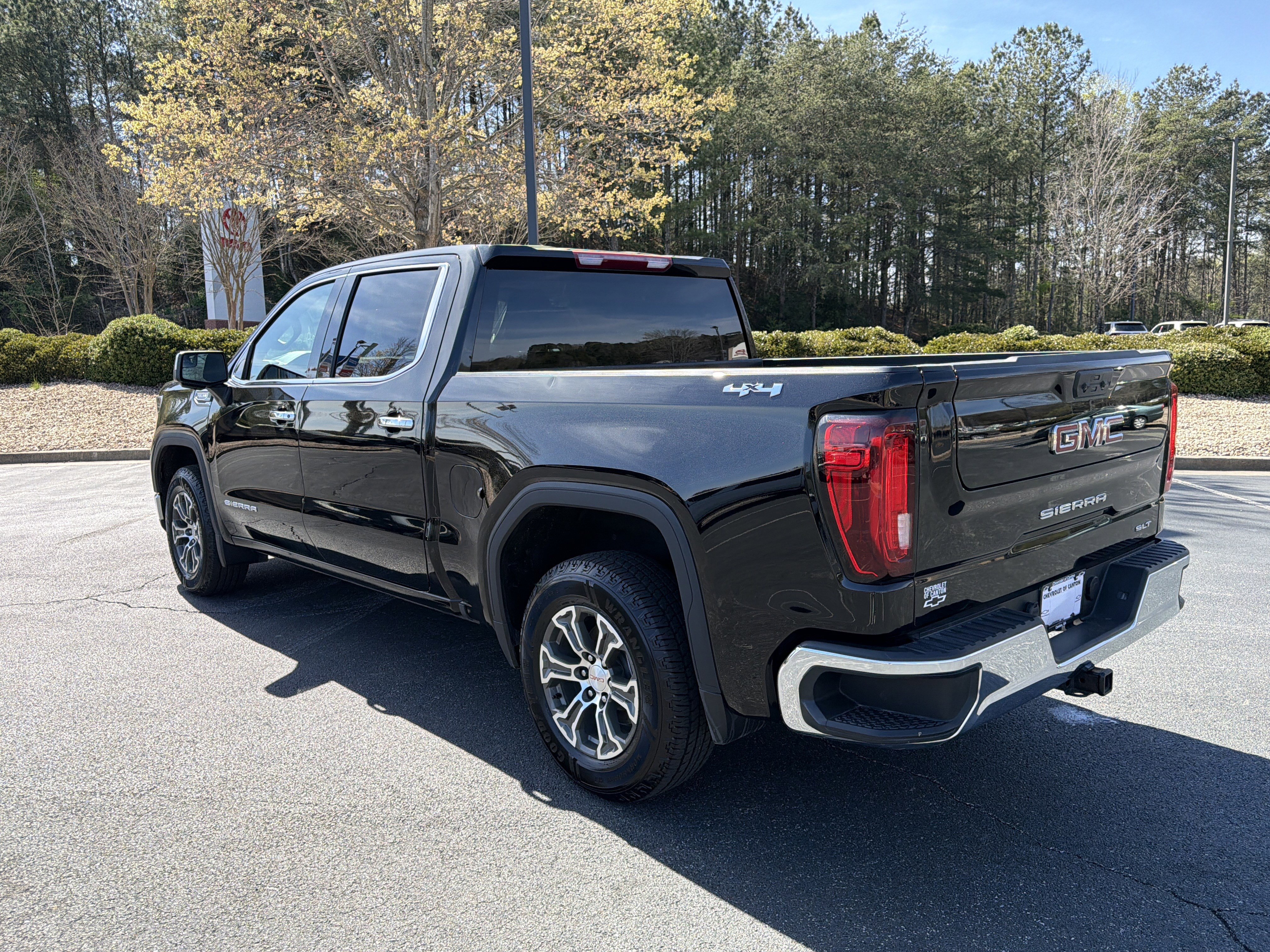 Used 2025 GMC Sierra 1500 SLT AWD/4WD image 7