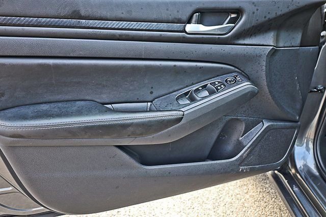 Used 2025 Nissan Altima 2.5 SV image 34