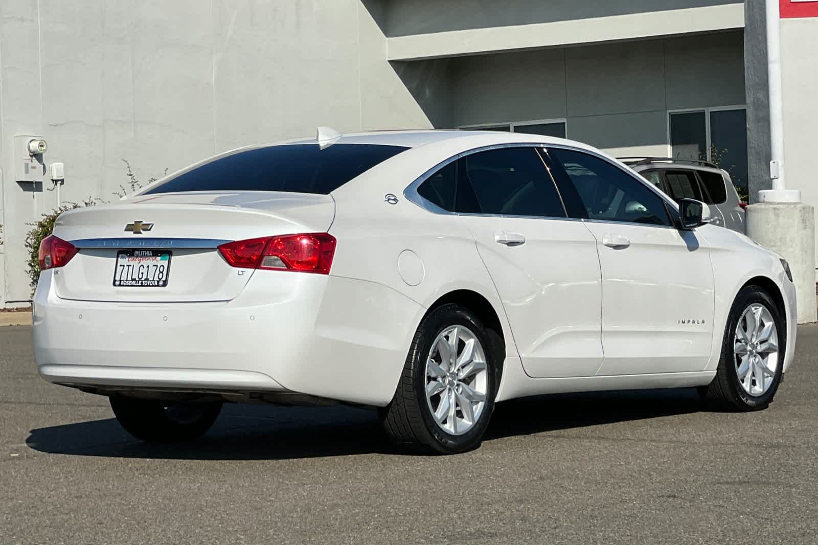 Used 2016 Chevrolet Impala LT w/ Convenience Package FWD image 2