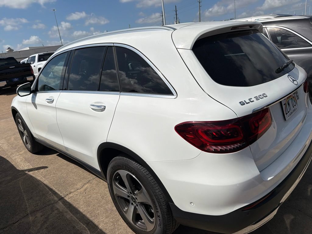 Used 2022 Mercedes-Benz GLC 300 w/ Premium Package Lite image 4
