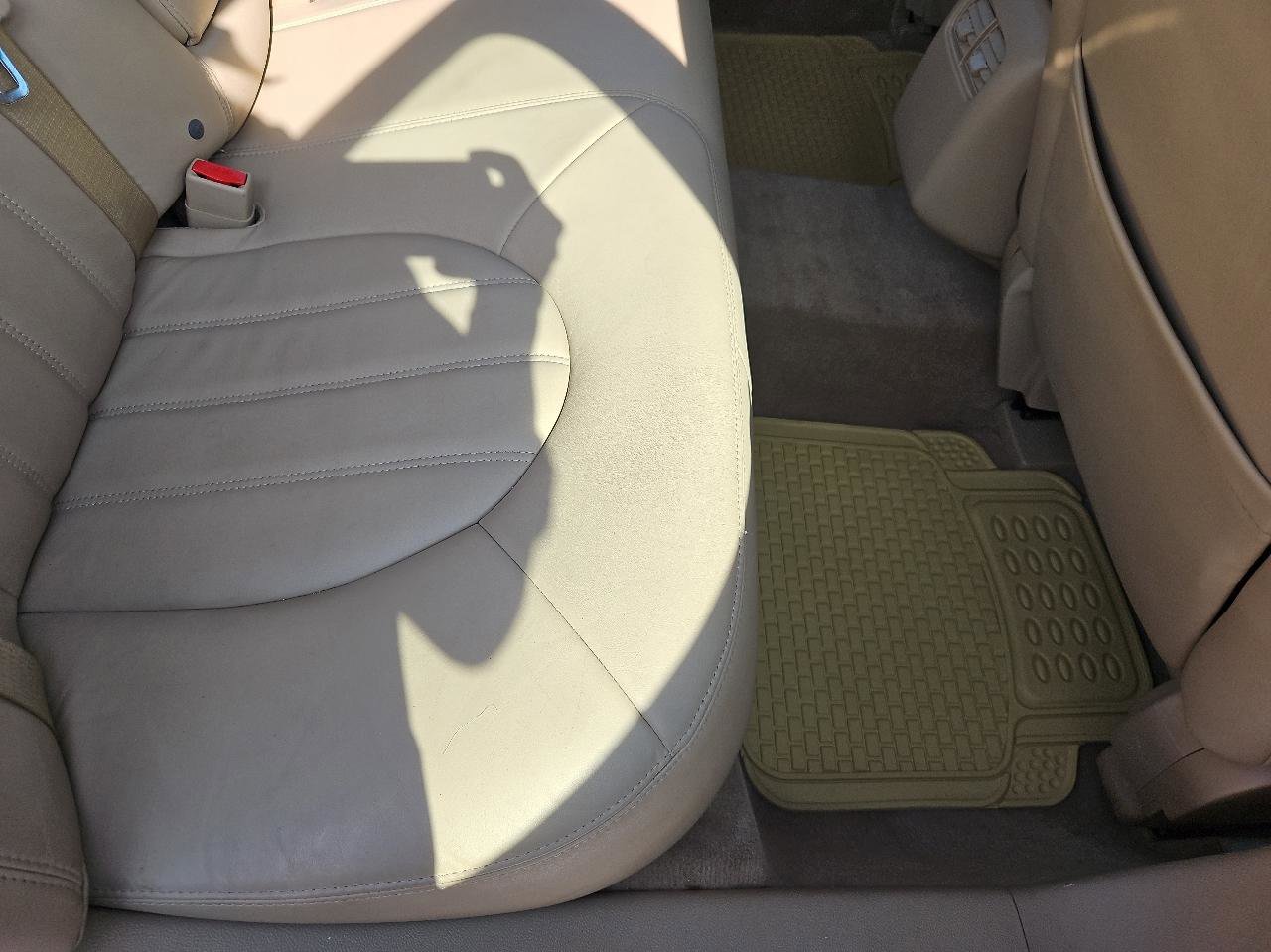 Used 2011 Buick Lucerne CXL w/ Driver Confidence Package FWD image 26