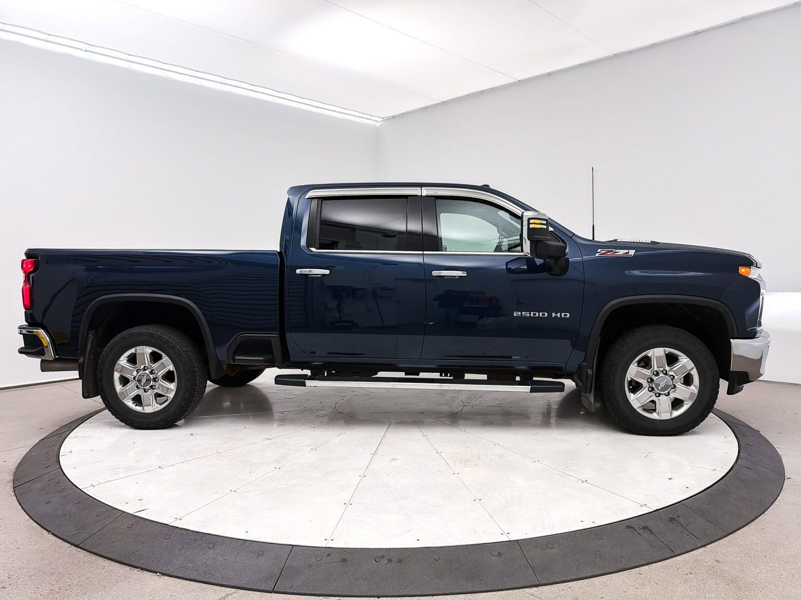 Used 2020 Chevrolet Silverado 2500 LTZ w/ LTZ Premium Package image 29