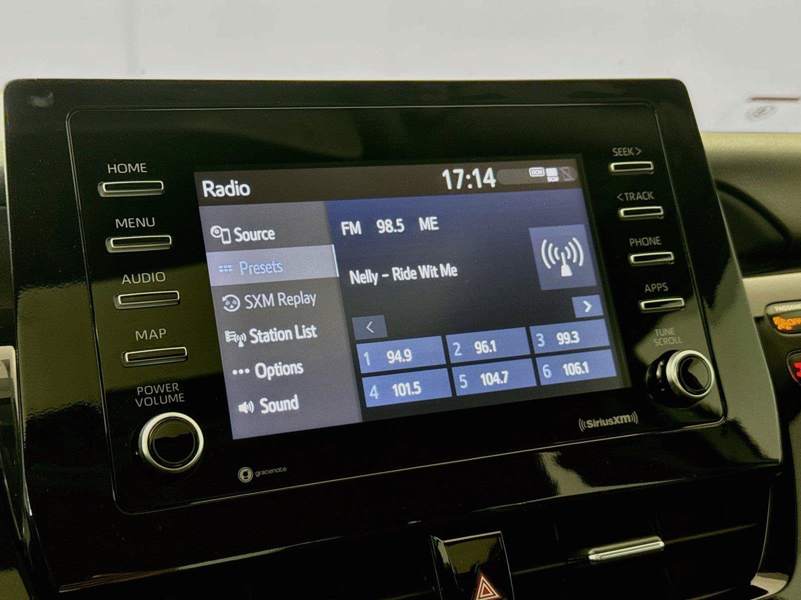 Used 2022 Toyota Camry SE w/ Convenience Package FWD image 23