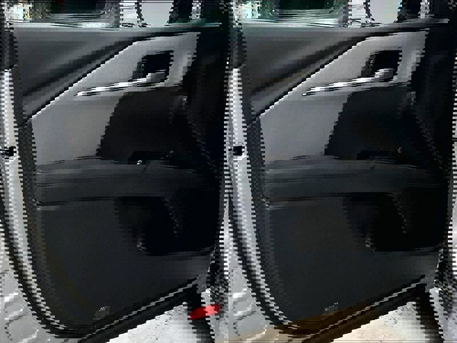 Used 2025 Toyota Camry LE image 9