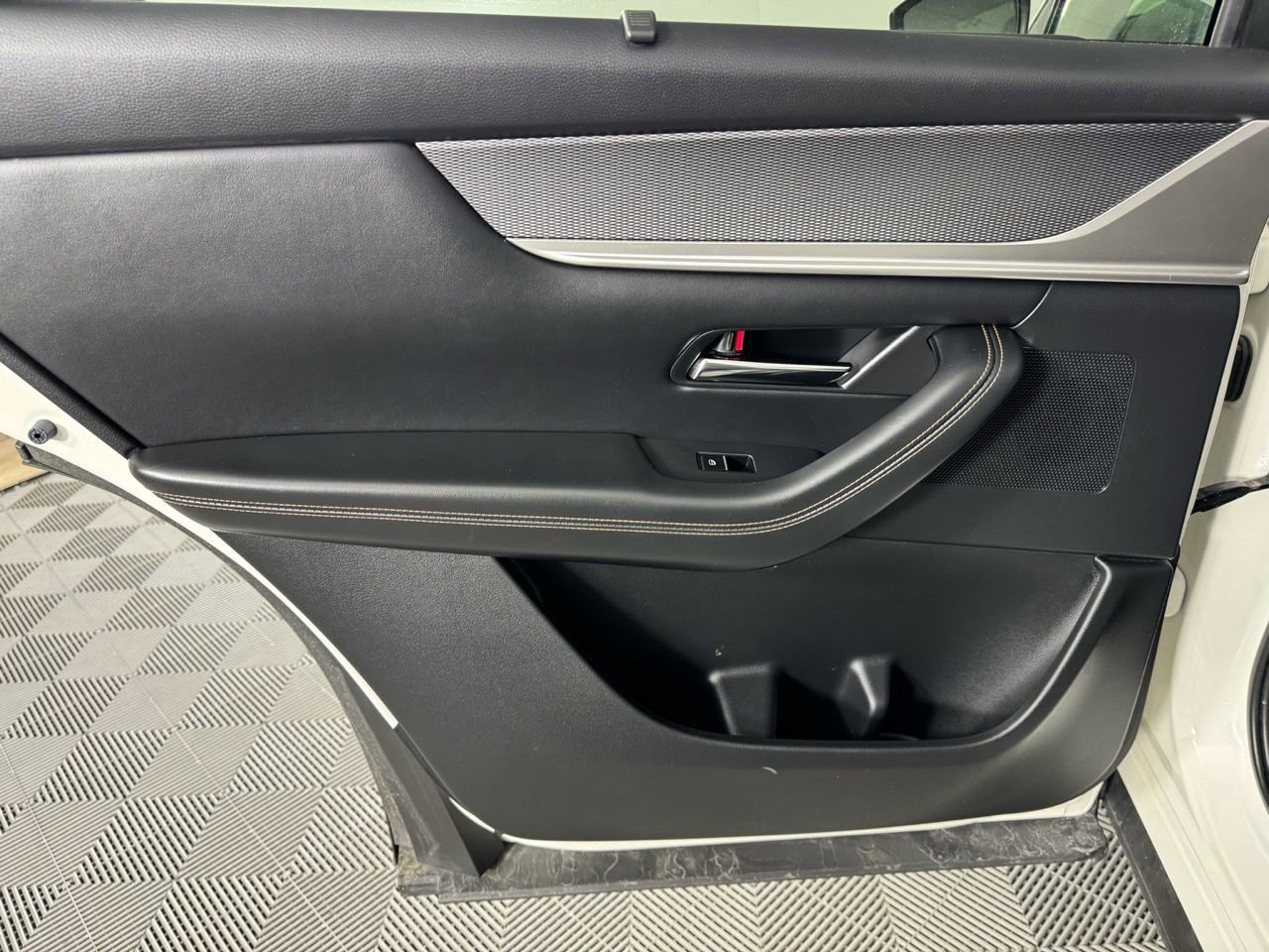 Used 2024 MAZDA CX-90 3.3 Turbo w/ Preferred Package image 26