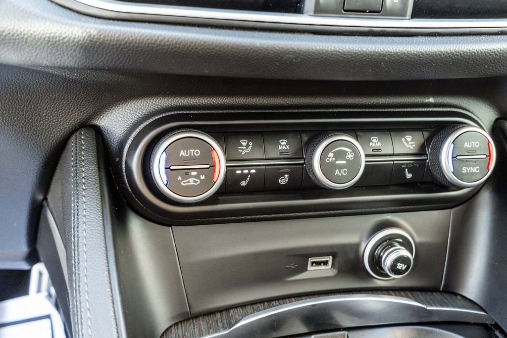 Used 2022 Alfa Romeo Stelvio Ti w/ Active Assist Plus Package image 21