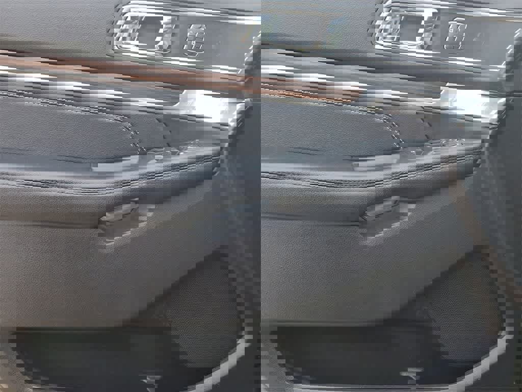 Used 2018 Ford Explorer Limited w/ Equipment Group 301A image 16