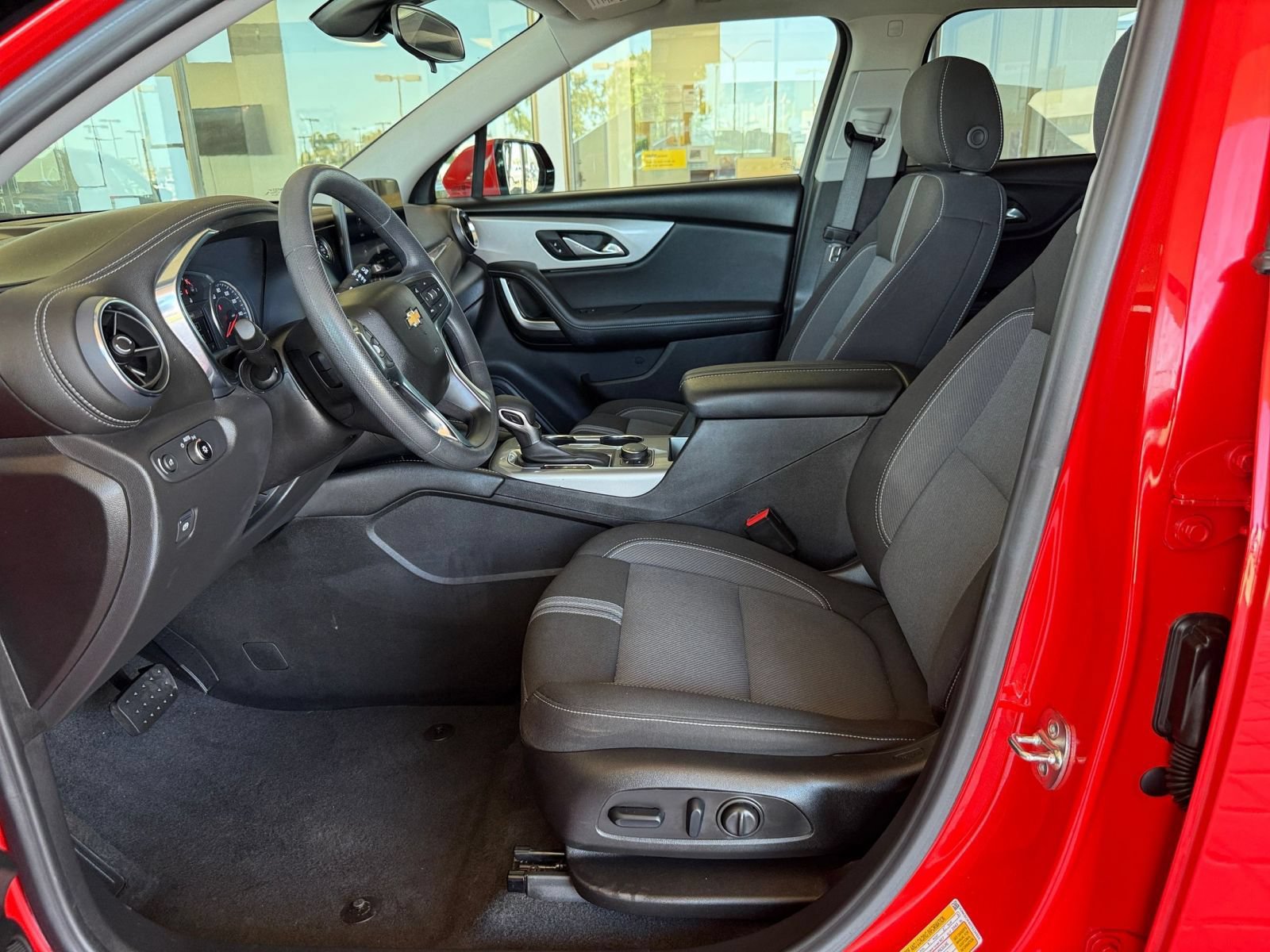 Used 2026 Chevrolet Blazer LT FWD image 27