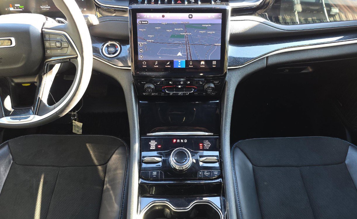 Used 2022 Jeep Grand Cherokee Trailhawk image 9