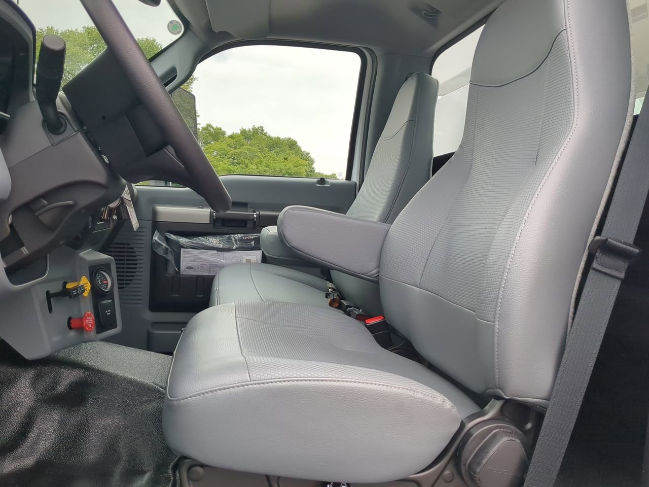 New 2027 Ford F750 2WD Regular Cab Super Duty image 12