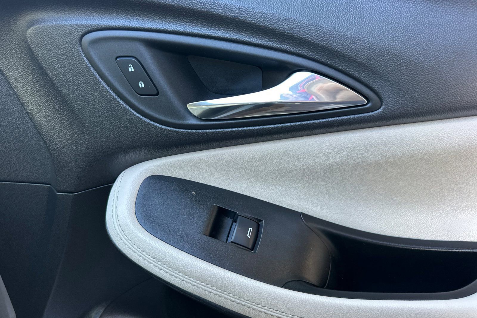 Certified 2023 Buick Encore GX Preferred w/ Cold Weather Comfort Package image 22