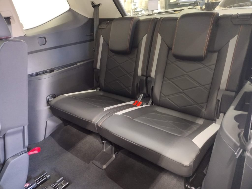New 2026 Volkswagen Atlas Peak Edition AWD/4WD image 28