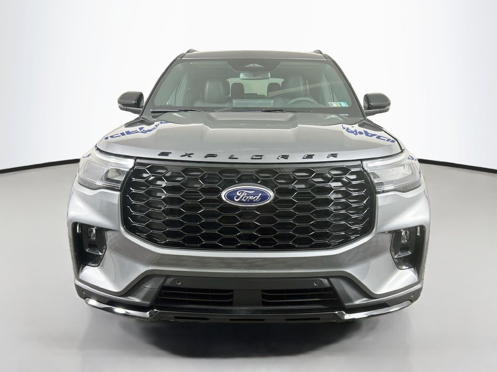 Used 2026 Ford Explorer ST-Line w/ ST-Line Street Pack AWD/4WD image 3