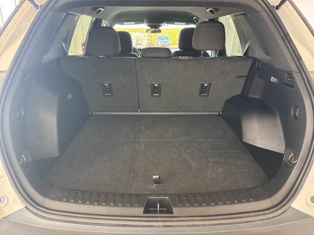 Used 2025 Chevrolet Equinox LT image 15