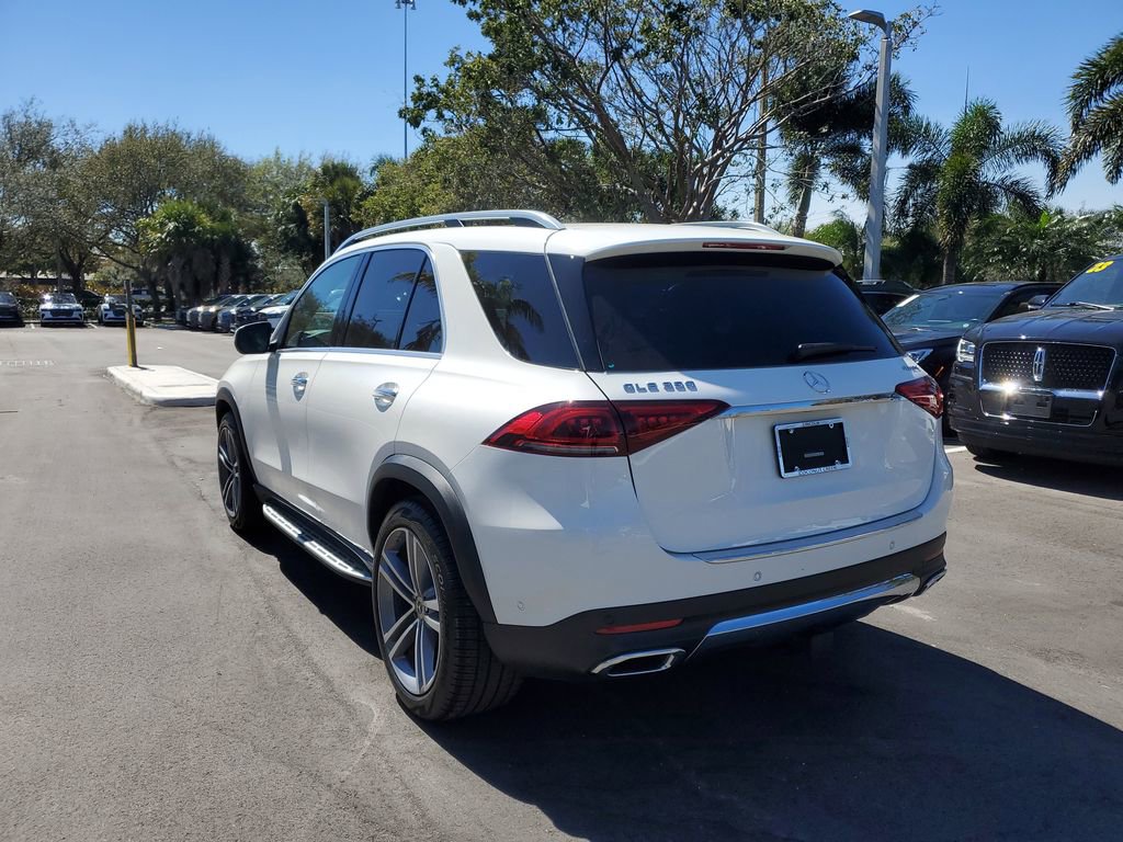Used 2022 Mercedes-Benz GLE 350 4MATIC w/ Premium Package image 3