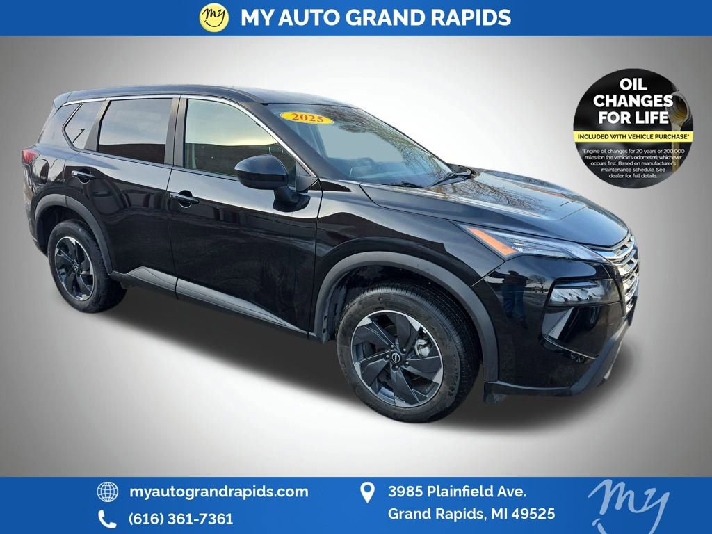 Used 2025 Nissan Rogue SV image 1