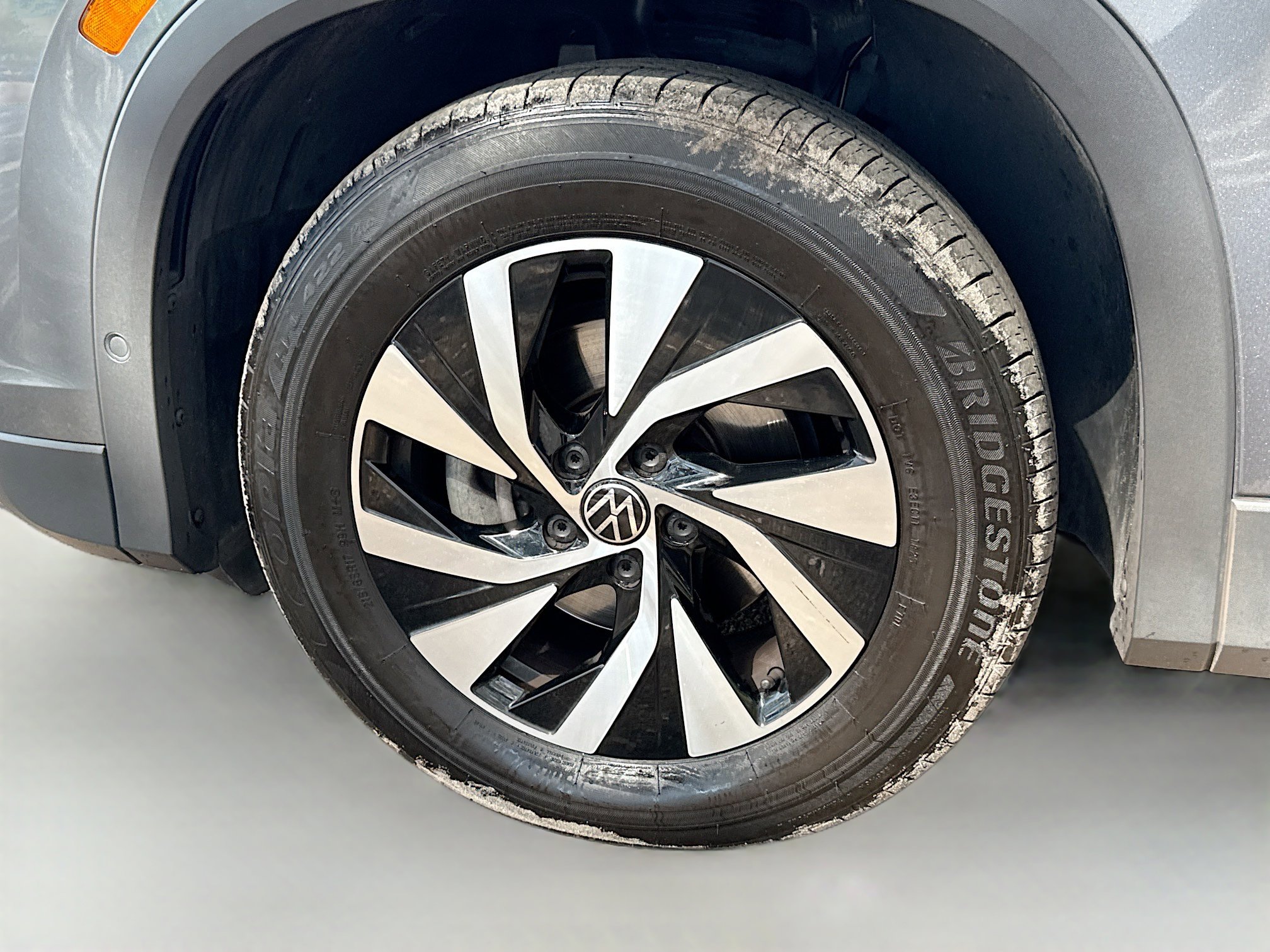 Used 2025 Volkswagen Tiguan S image 39