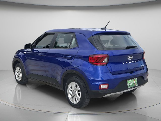 Used 2024 Hyundai Venue SE FWD image 4