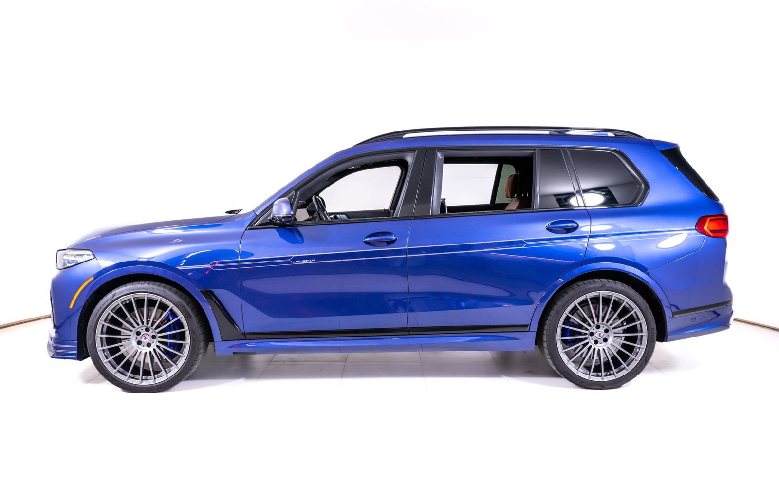 Used 2022 BMW ALPINA XB7 AWD/4WD image 2