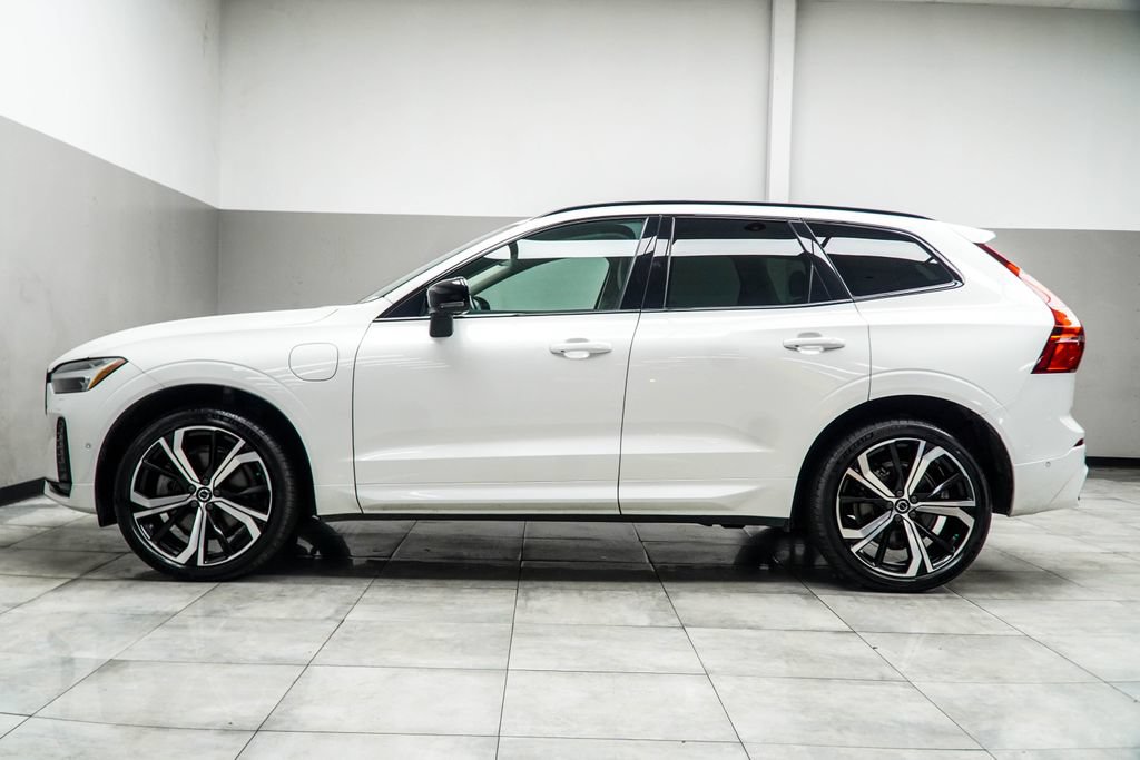 Used 2023 Volvo XC60 T8 Ultimate w/ Climate Package AWD/4WD image 10