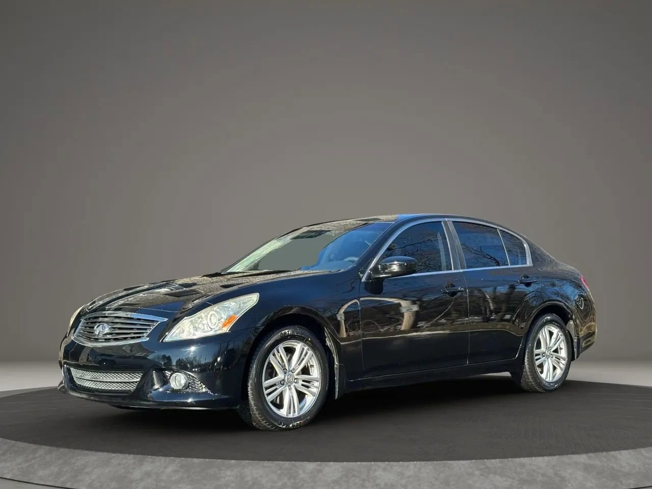 Used 2013 INFINITI G37 x Sedan w/ Premium Pkg image 1