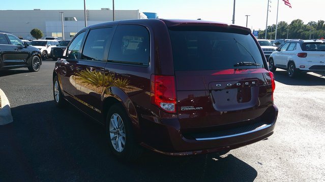Used 2019 Dodge Grand Caravan SE image 3