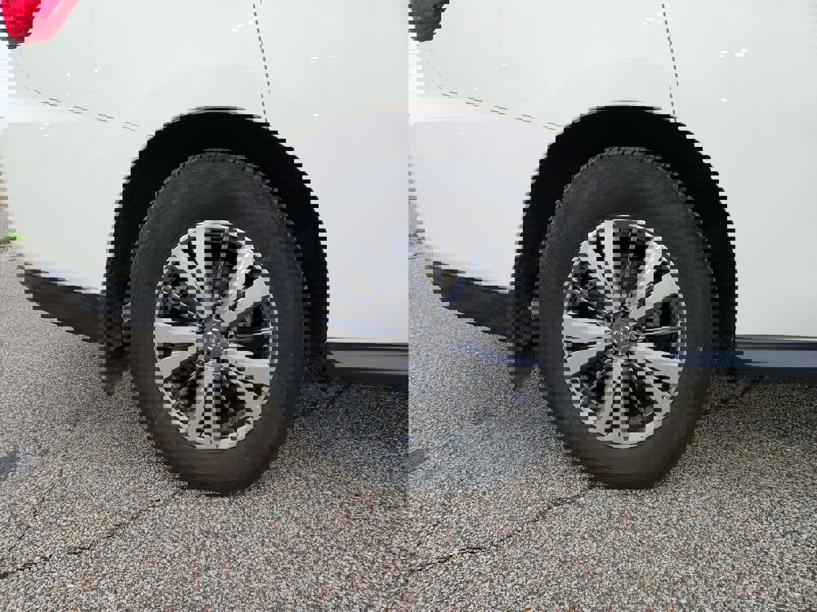 Used 2020 Nissan Pathfinder S image 30