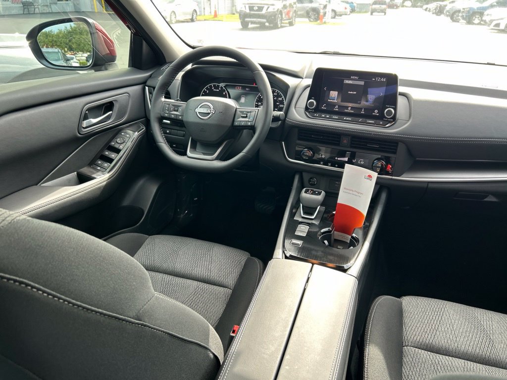 Used 2026 Nissan Rogue SV FWD image 10