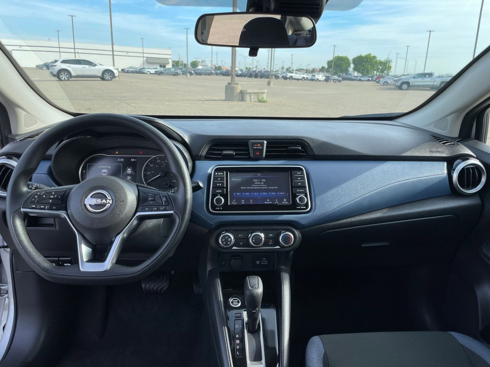 Used 2025 Nissan Versa SV FWD image 33