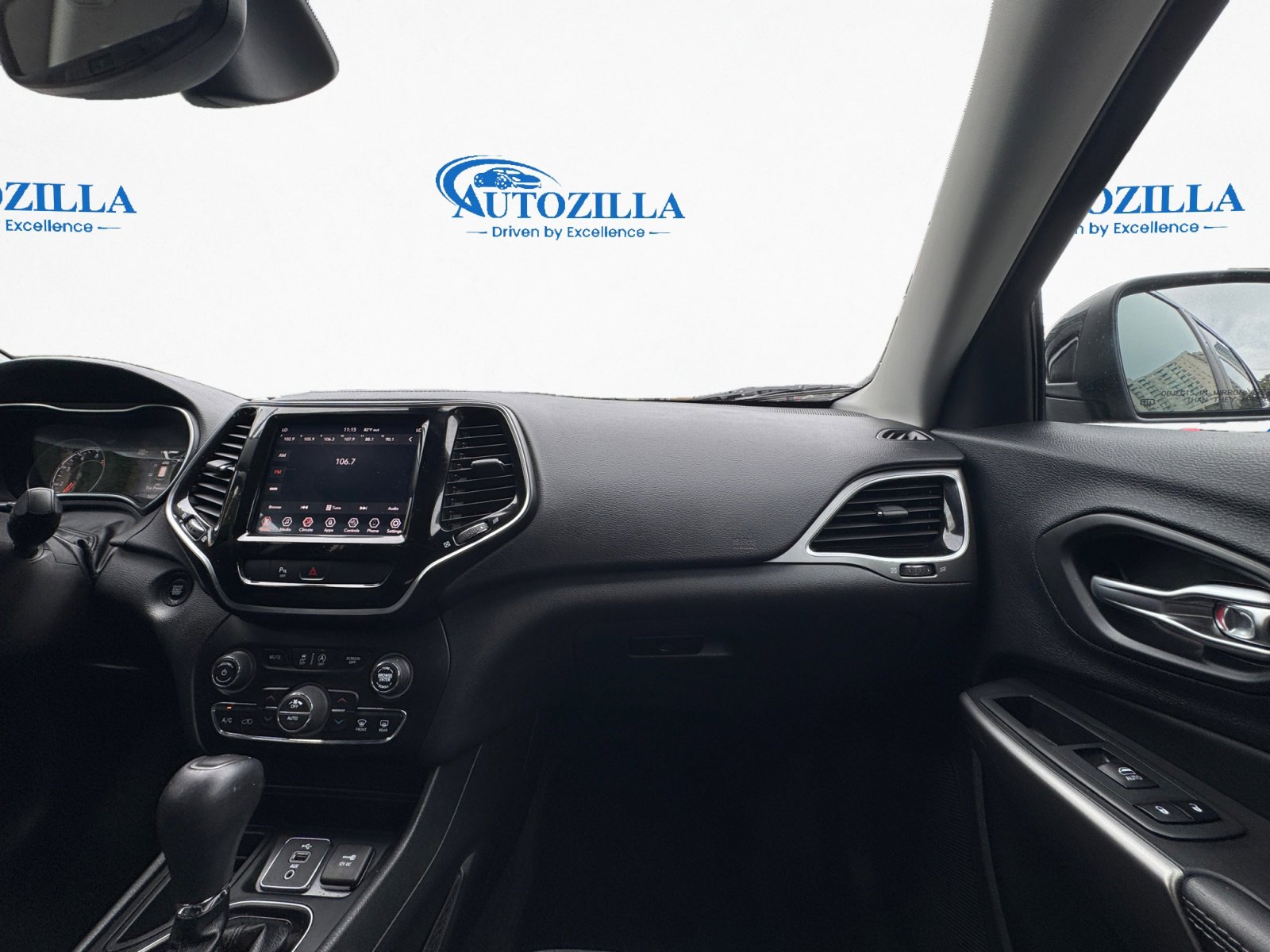 Used 2019 Jeep Cherokee Limited FWD image 11