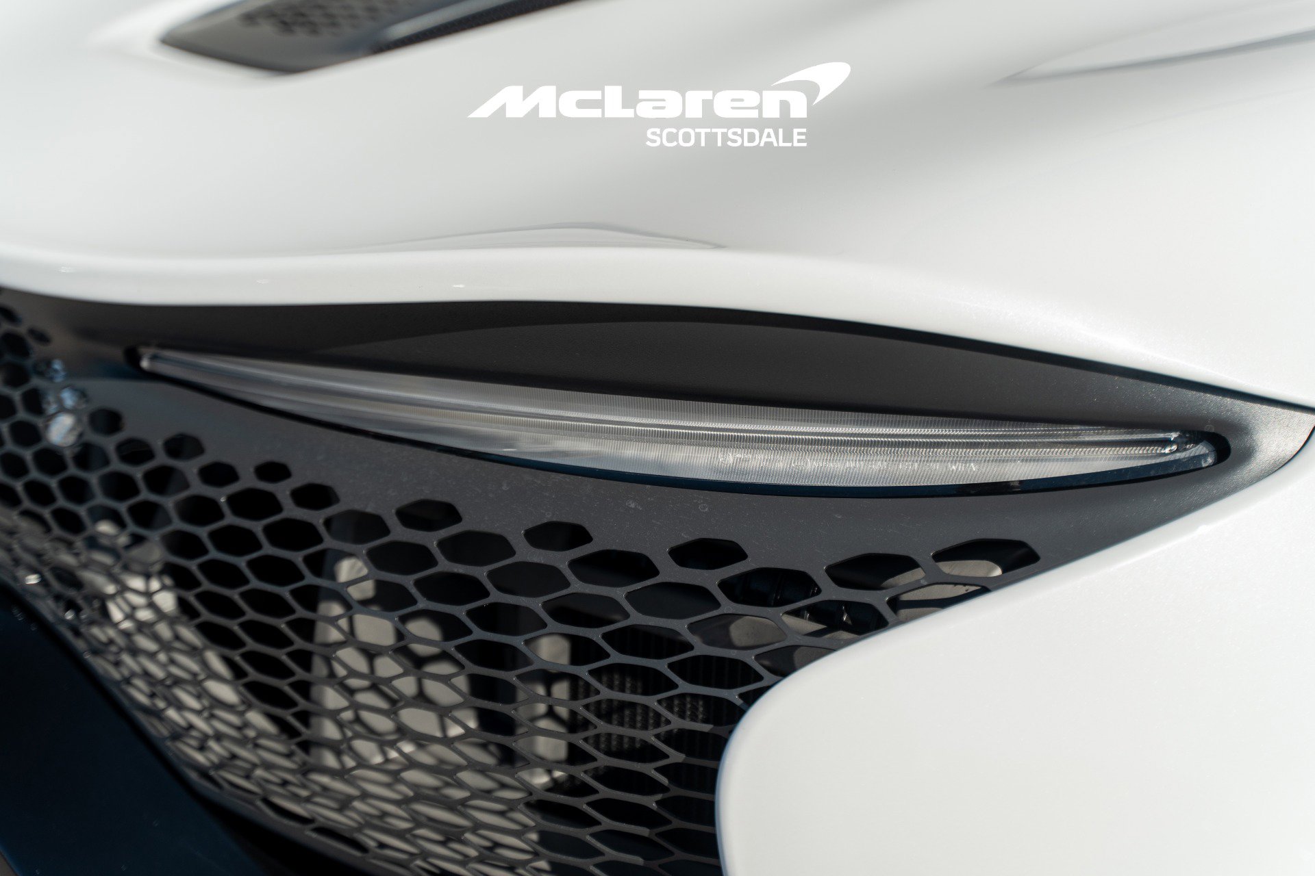 Used 2023 McLaren Artura image 16