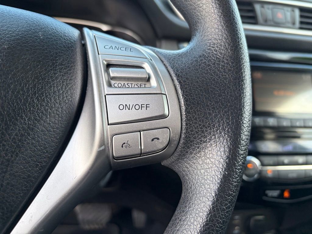 Used 2014 Nissan Rogue SV AWD/4WD image 24