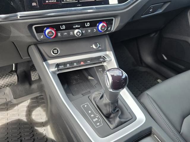 Used 2025 Audi Q3 2.0T Premium w/ Convenience Package AWD/4WD image 24