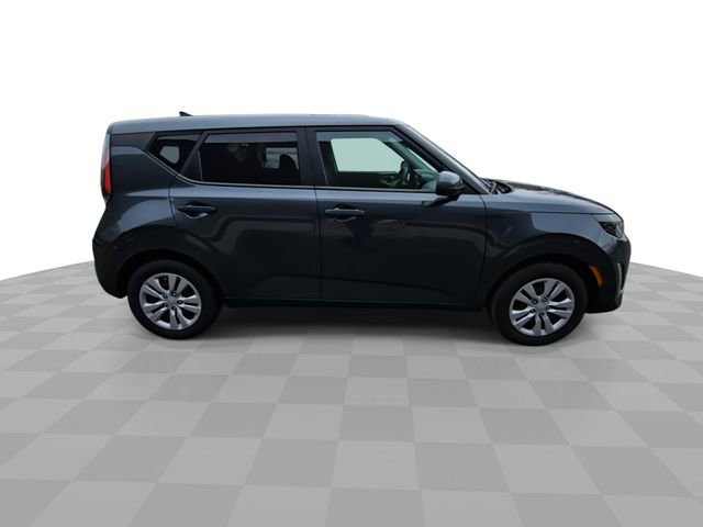 Used 2023 Kia Soul LX image 9