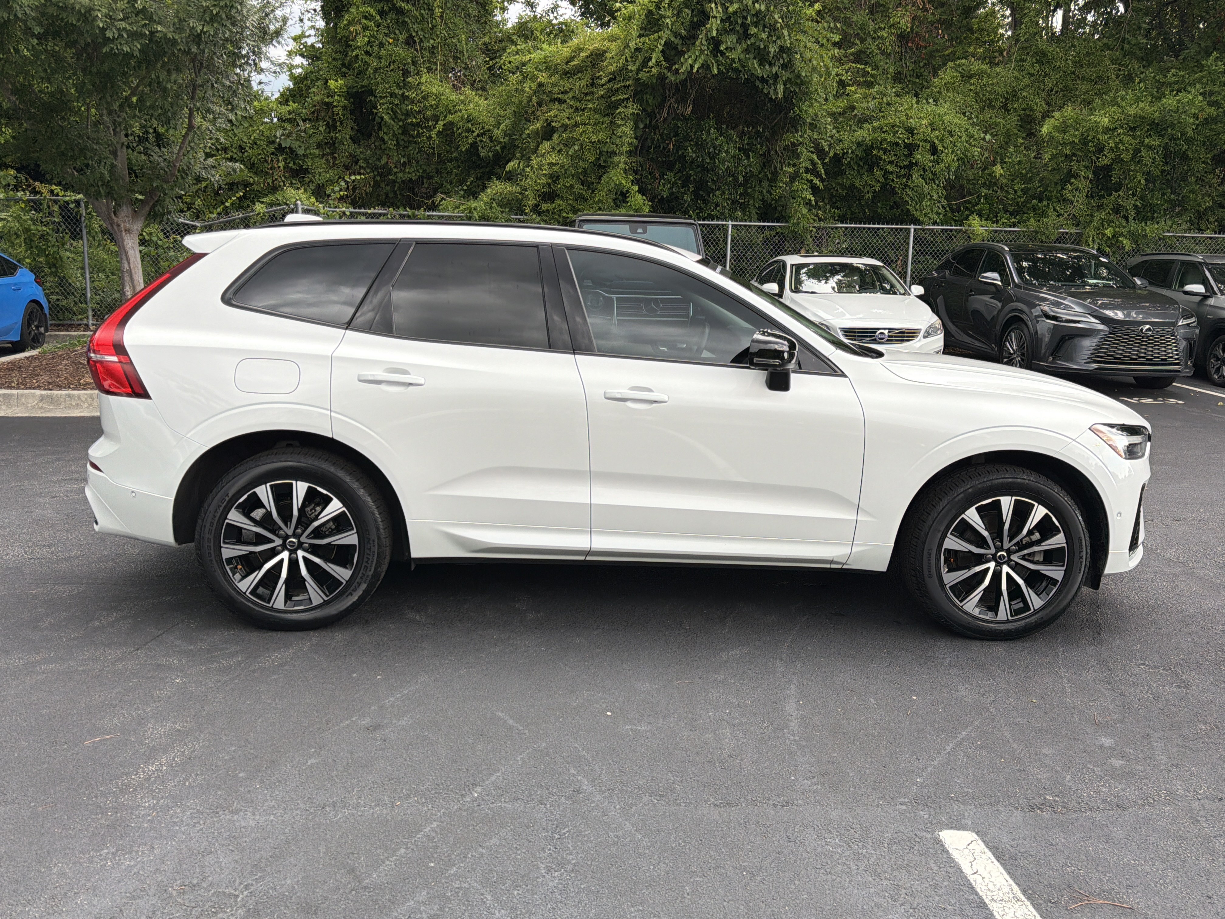 Certified 2024 Volvo XC60 B5 Plus w/ Protection Package Premier AWD/4WD image 45