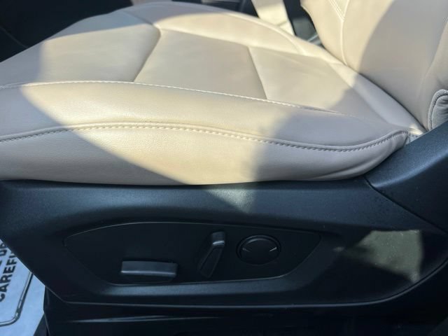 Used 2024 Ford Explorer XLT w/ Equipment Group 202A AWD/4WD image 24