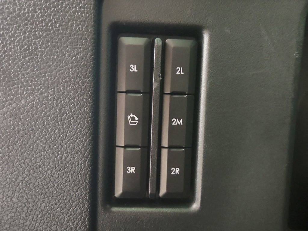 Used 2020 Lincoln Navigator Reserve w/ Luxury Package image 43