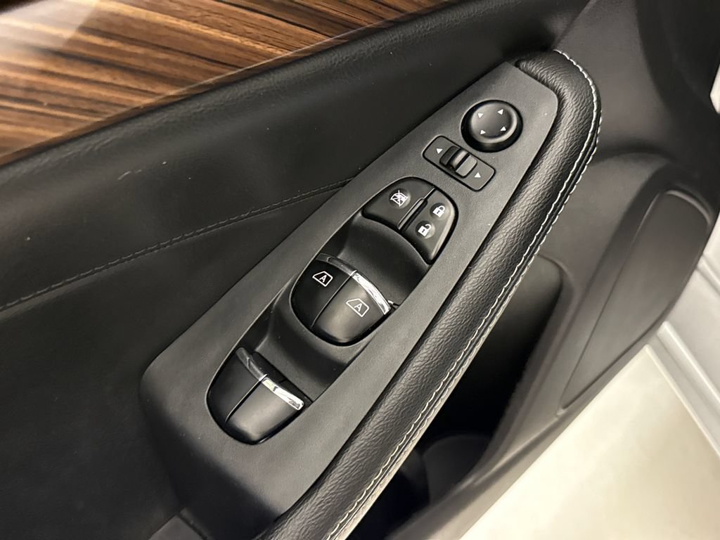 Used 2017 Nissan Maxima Platinum w/ Medallion Package FWD image 19