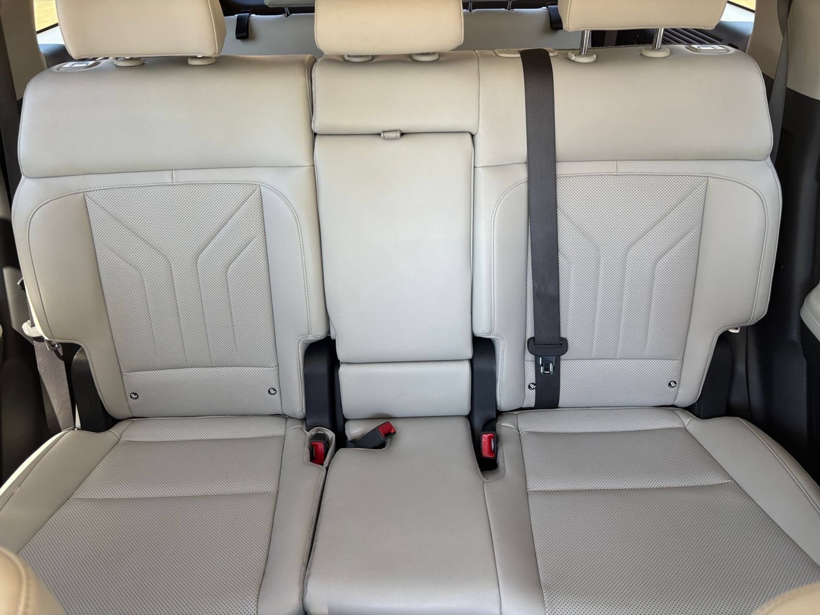 Used 2025 Hyundai Santa Fe SEL FWD image 40