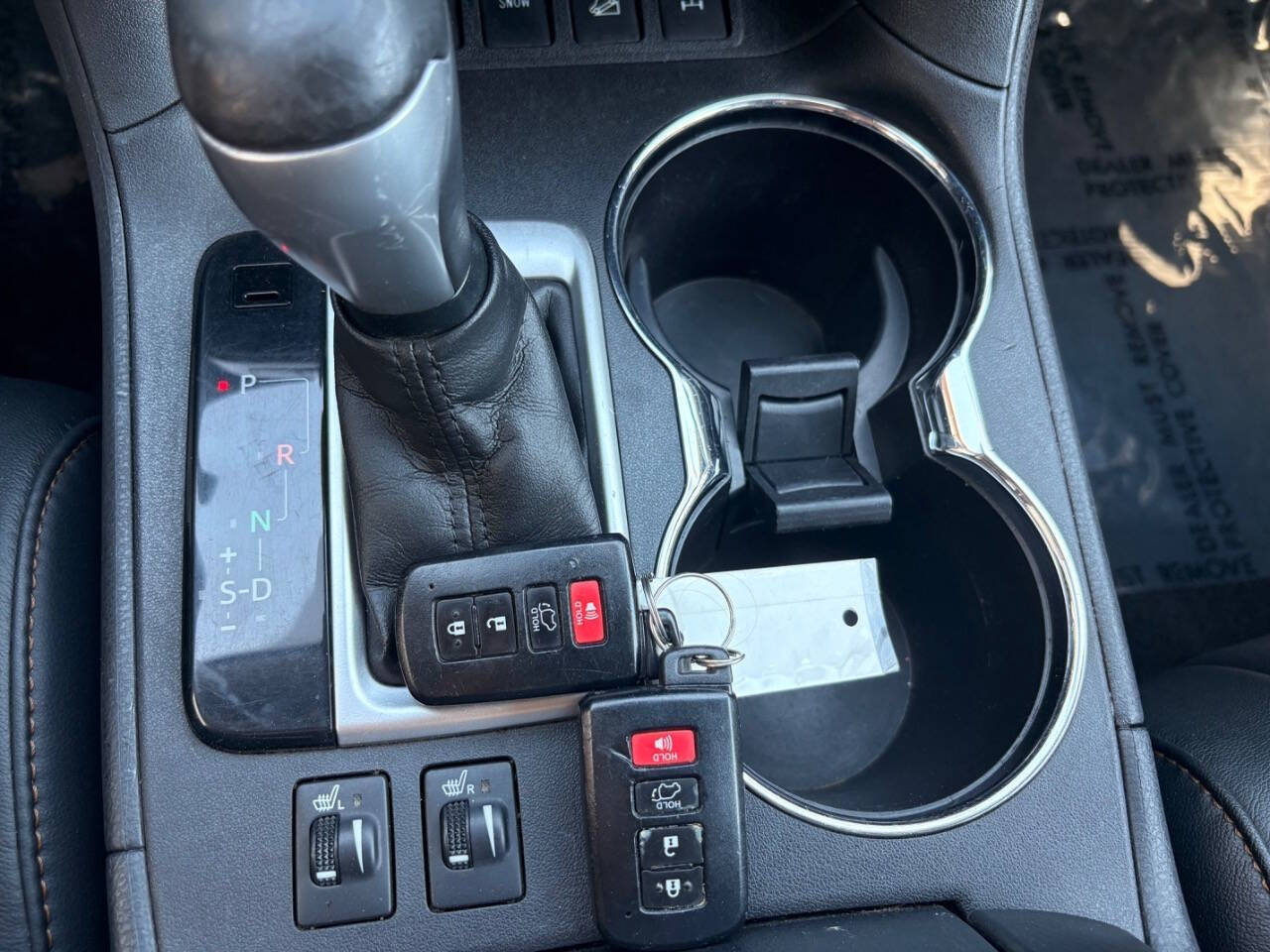 Used 2017 Toyota Highlander XLE AWD/4WD image 21