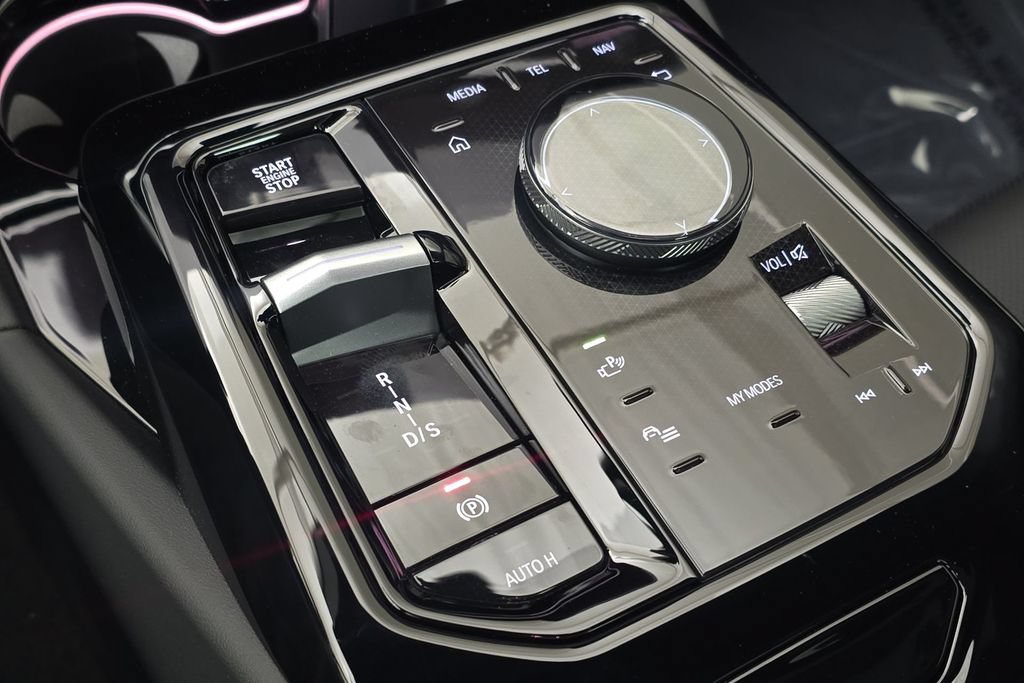 New 2027 BMW 550e xDrive AWD/4WD image 22
