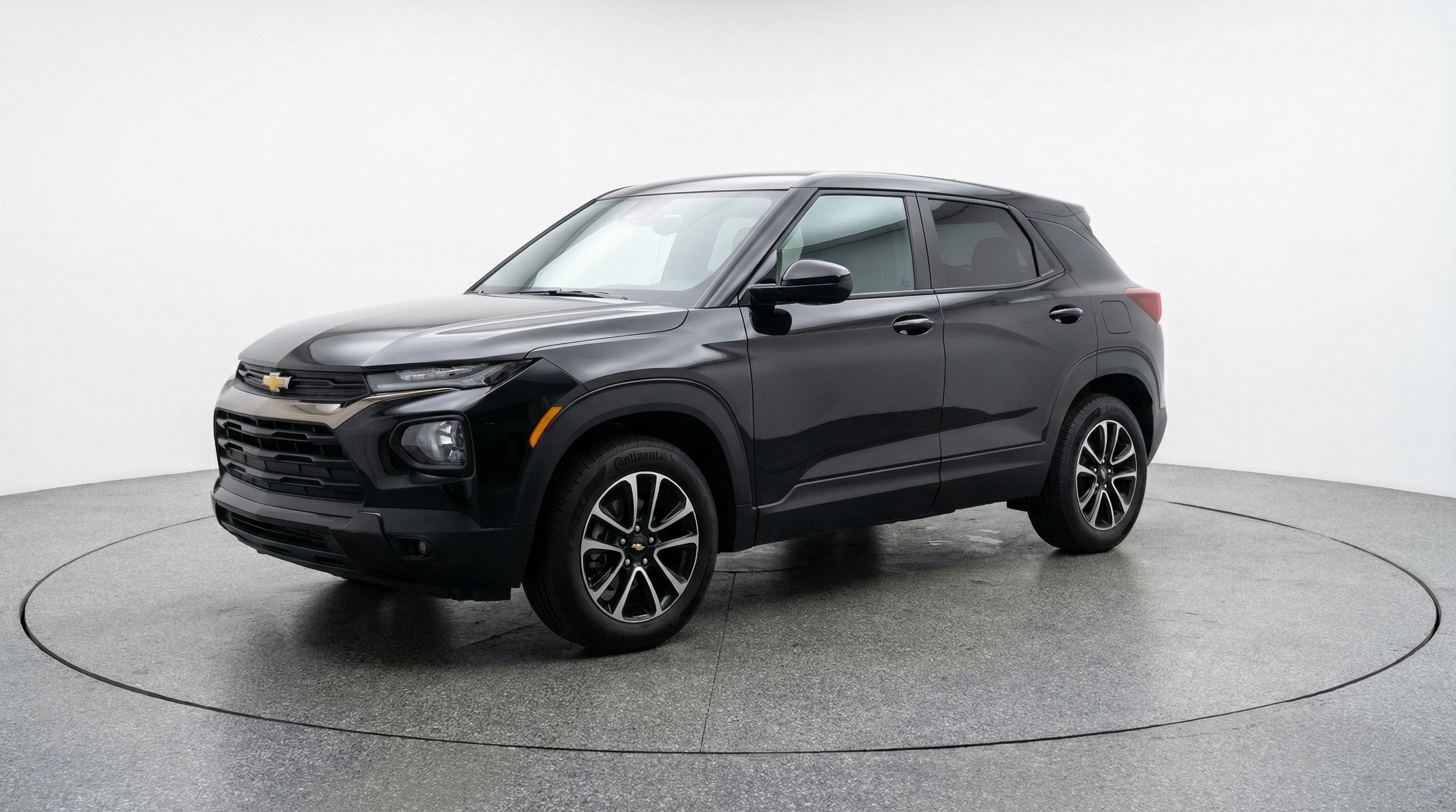 Used 2025 Chevrolet TrailBlazer LT w/ Driver Confidence Package AWD/4WD image 3