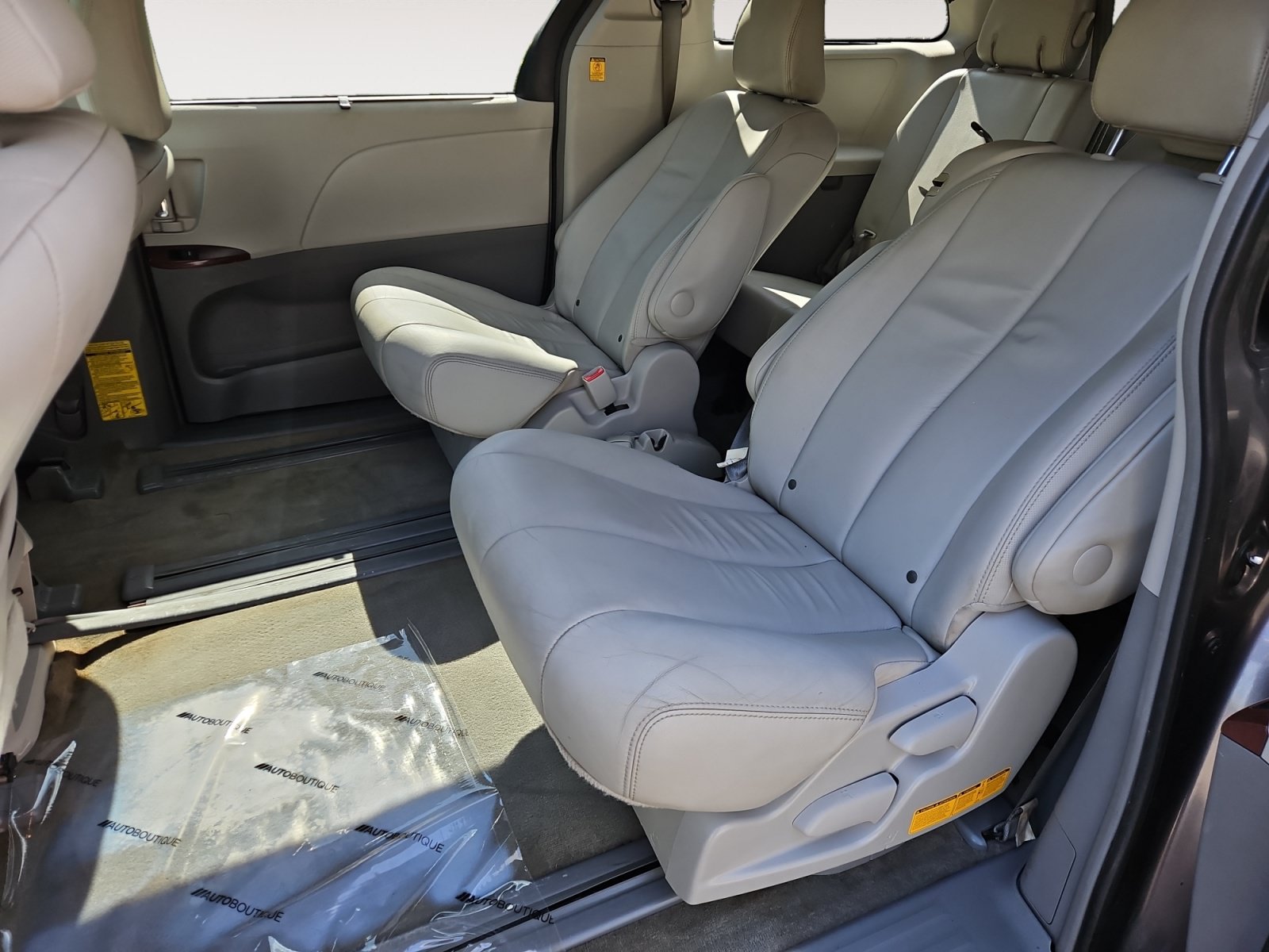 Used 2013 Toyota Sienna XLE FWD image 13