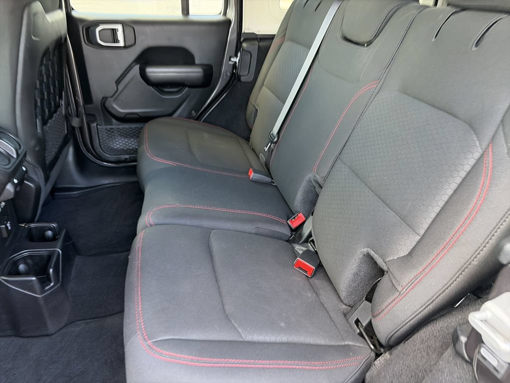 Used 2021 Jeep Wrangler Unlimited Rubicon w/ Cold Weather Group AWD/4WD image 30