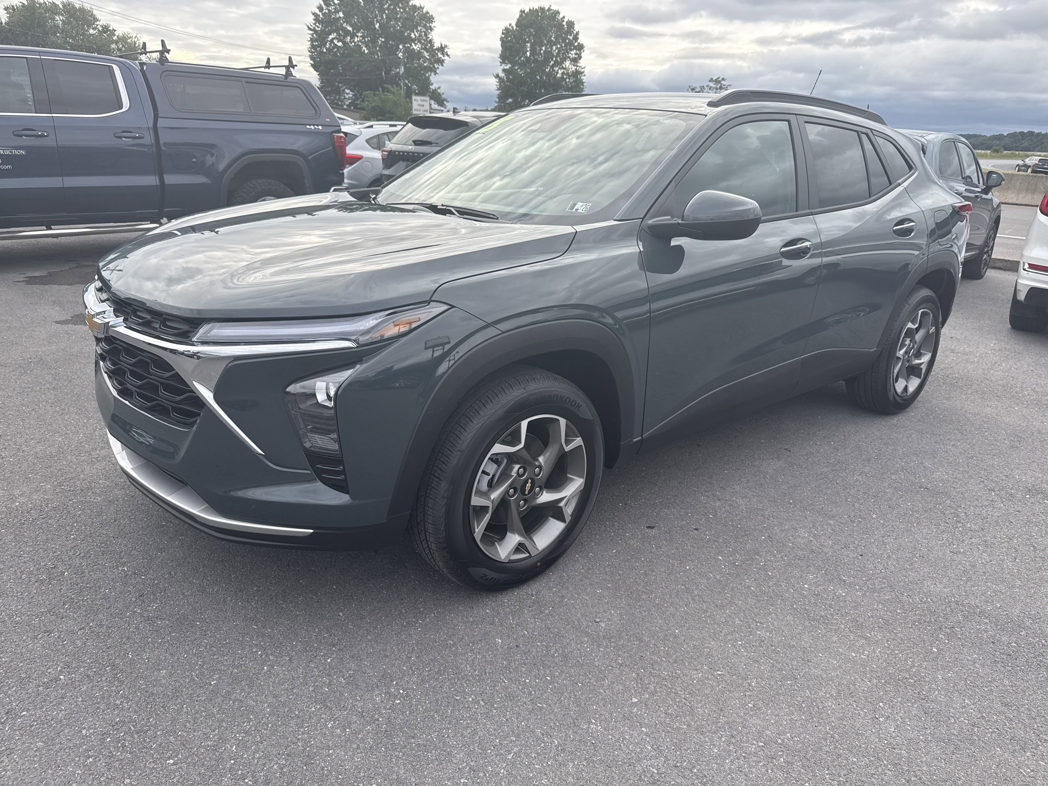 New 2025 Chevrolet Trax LT w/ Driver Confidence Package image 7